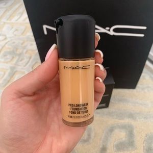 MAC Prolong Wear Foundation *NIB*